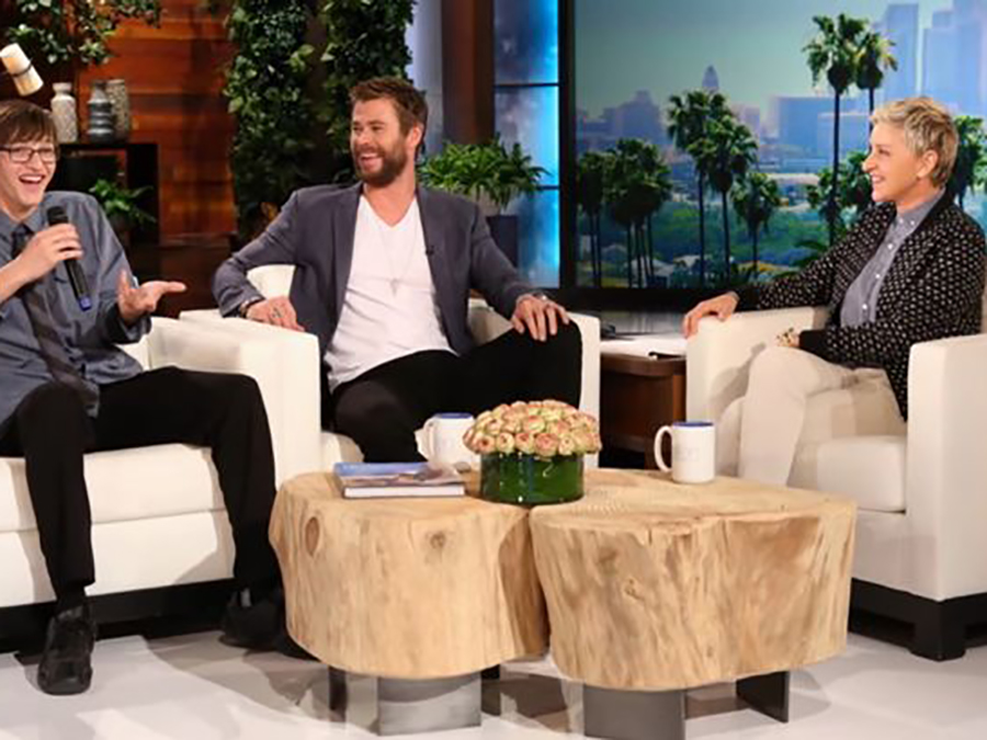 A TEENAGER FOUND CHRIS HEMSWORTH’S WALLET!