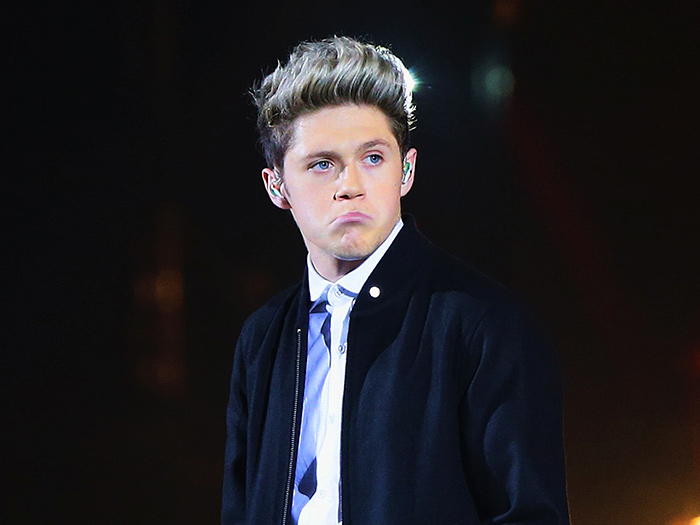 NIALL HORAN HARASSED BY FANS