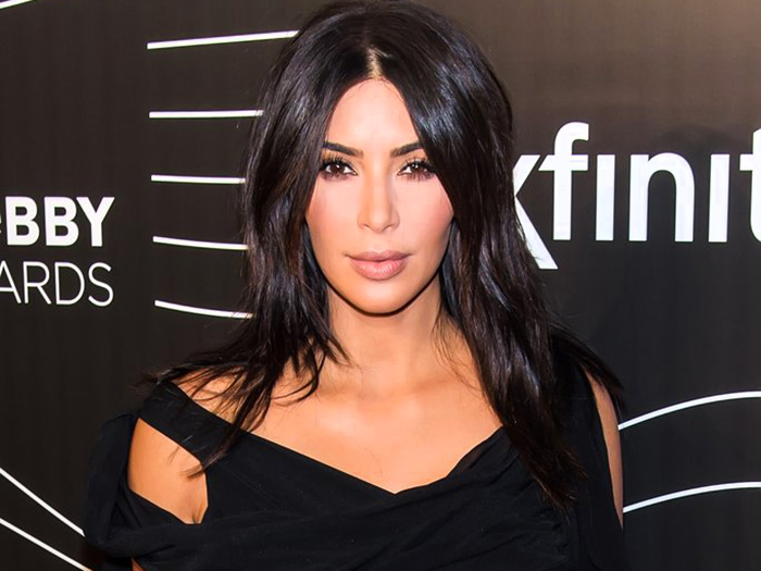 KIM KARDASHIAN imageSHOPPED IN FERGIE’S VIDEO