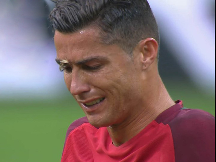 Ronaldo's mom attacks Payet: nobody messes with momma's boy!