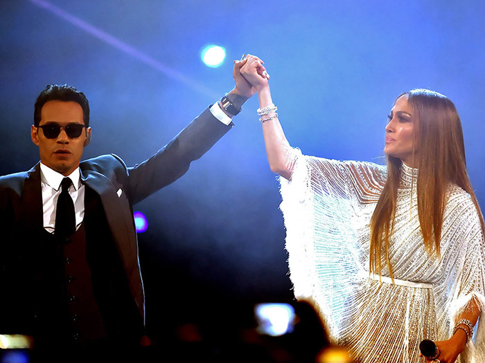 Jennifer Lopez and Marc Anthony Kissed!