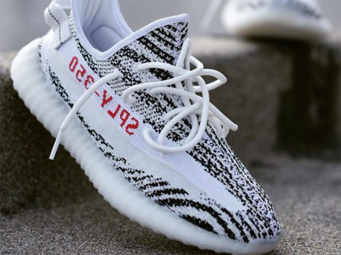 YEEZY BOOST 350 V2