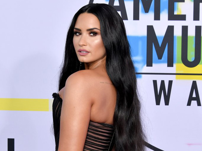 AMA’s Best Dressed Celebrities!